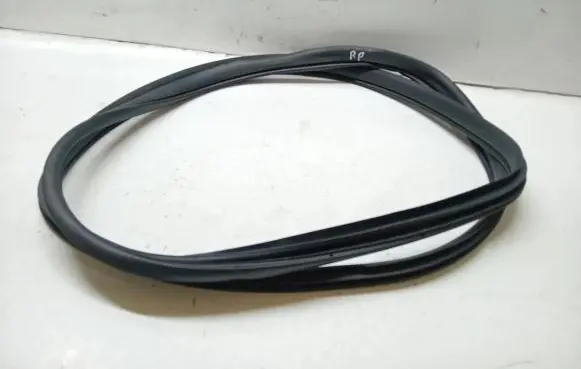 Mazda 3 III Trunk rubber seal (body) 