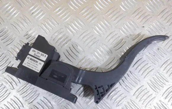 Volkswagen Polo III 6N 6N2 6NF Accelerator throttle pedal 6N1721503B B132222061 76465001