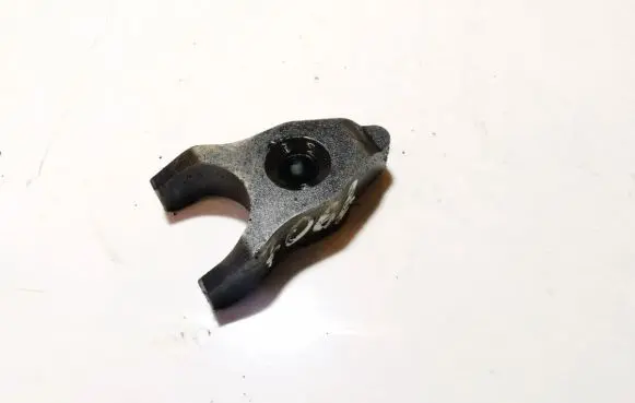 Toyota Avensis Verso Fuel Injector clamp holder
