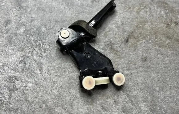 Volkswagen Caddy Rear glass lock/latch C171 2K0843336A