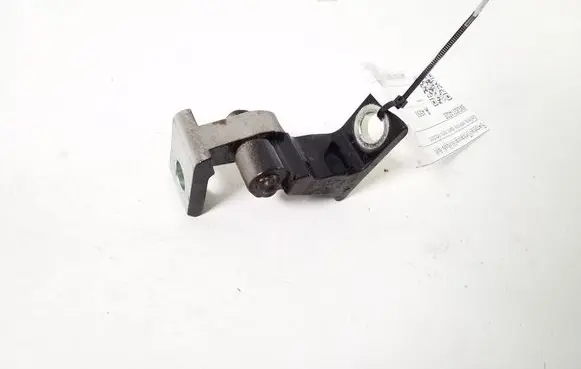 Skoda Octavia Mk3 (5E) Rear door upper hinge 8K0831402E