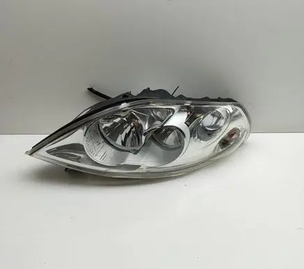Opel Movano B Headlight/headlamp 260100050R