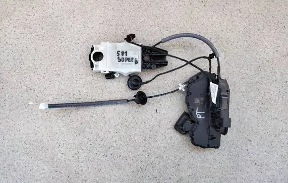 Skoda Superb B8 (3V) Rear door lock 5TA839016JAOP 5TA839016J
