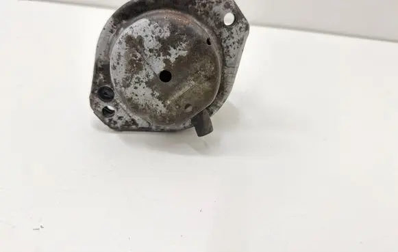 BMW 5 E60 E61 Engine mount bracket 