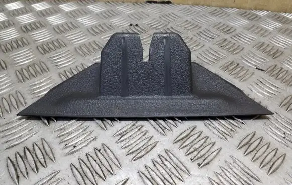 Volkswagen Touareg II Tailgate/boot lid lock trim 7P6827520B