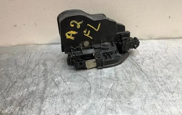 BMW 6 E63 E64 Front door lock 7202143 A046998