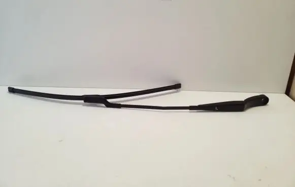 Opel Grandland X Front wiper blade arm YP00060580