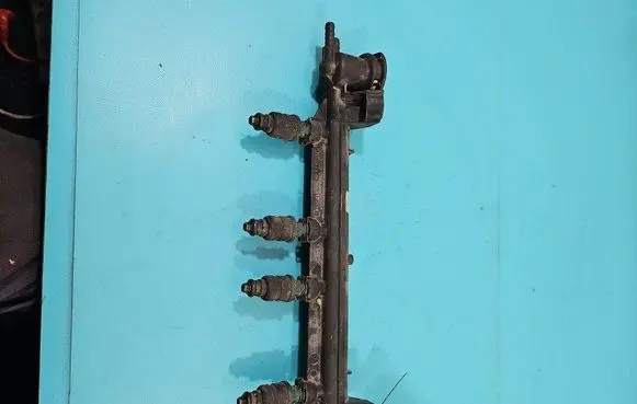 Fuel injector