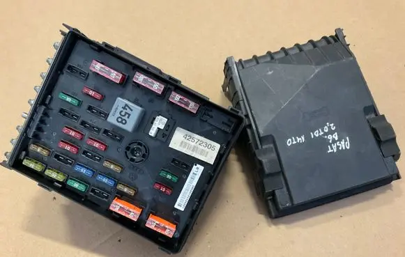 Volkswagen PASSAT B6 Fuse module 04C971249 3C0937125