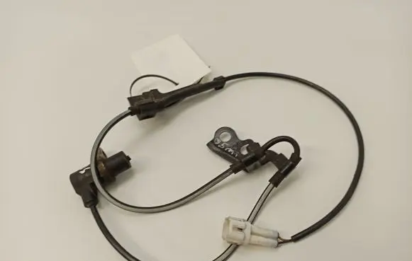 Toyota Corolla Verso AR10 ABS brake wheel speed sensor 0265006676 8954302040