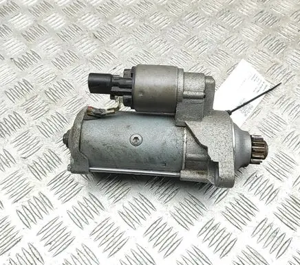 Volkswagen Tiguan Starter motor 02E911022C