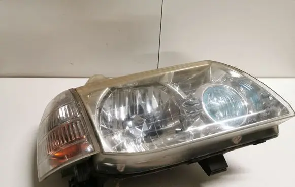 Nissan X-Trail T30 Headlight/headlamp