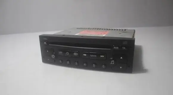 Radio/GPS head unit trim