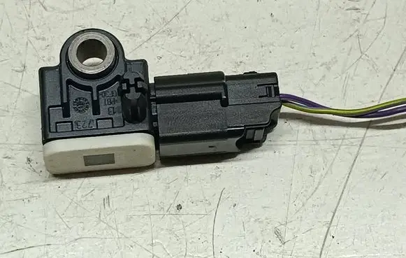 Ford Mondeo MK IV Airbag deployment crash/impact sensor AM5T14B342AA C83HA C965