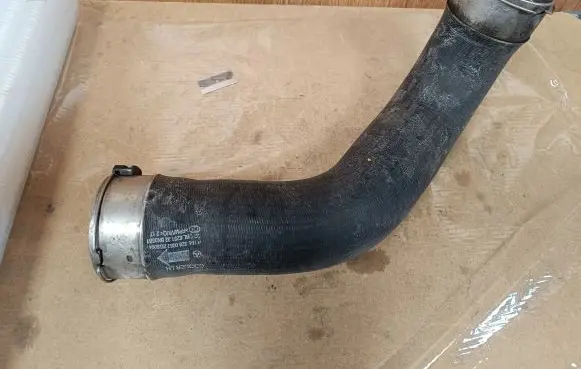 Mercedes-Benz GLS X166 Intercooler hose/pipe A1665280082