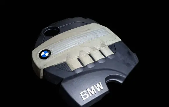 BMW 5 E60 E61 Engine cover (trim) 7797410 14852710
