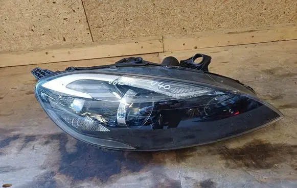 Volvo V40 Cross country Headlight/headlamp 121212