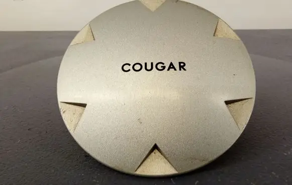 Ford Cougar R17 wheel hub/cap/trim 98BG-1000-FB