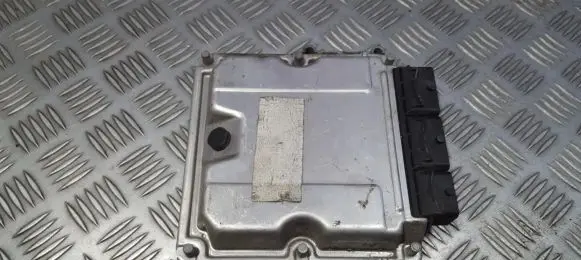 Renault Scenic I Engine control unit/module 0281001934 8200076093
