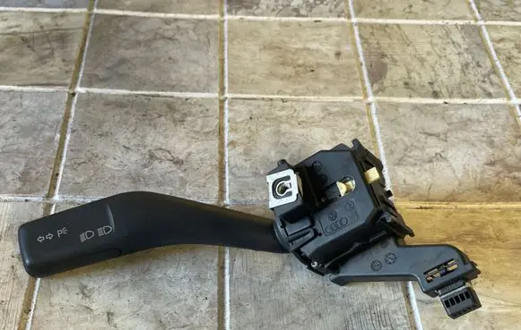 Skoda Octavia Mk2 (1Z) Indicator stalk 1K0953513
