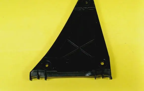 Rear bumper mounting bracket
