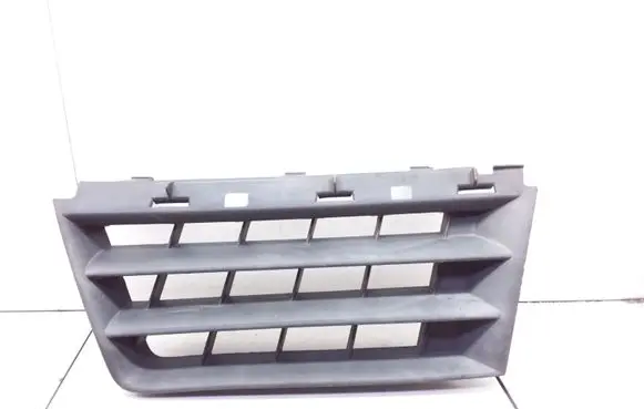 Renault Megane II Front bumper upper radiator grill 8200140329 00003S05