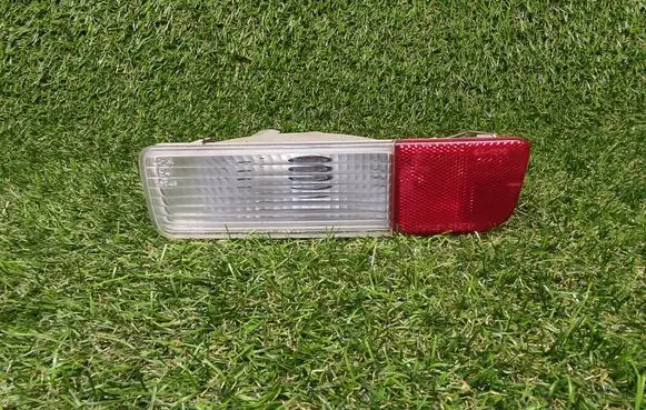 Mitsubishi Pajero Rear fog light R8372R
