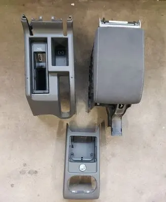 Volkswagen Golf Plus Center console 5M0863323P