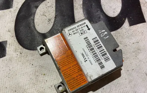 Mercedes-Benz E W210 Airbag control unit/module 0018202126 A0018202126