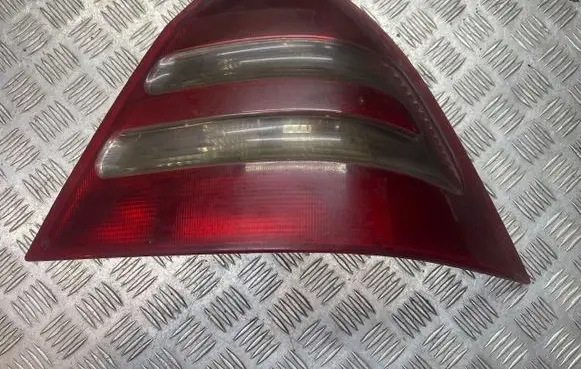 Mercedes-Benz C W203 Rear/tail lights ULO3311R