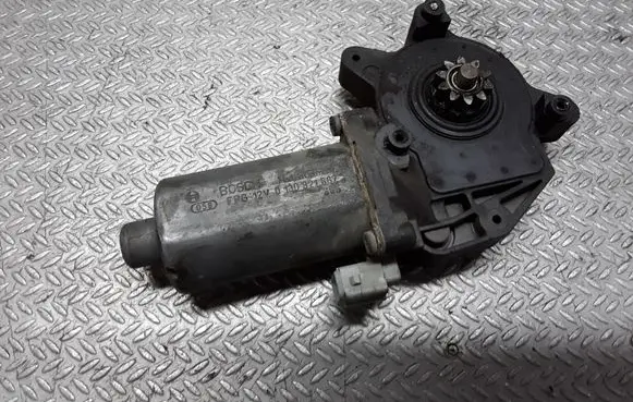 Seat Toledo I (1L) Rear door window regulator motor 0130821667