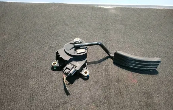 Renault Megane II Accelerator throttle pedal 8200159647 00214 395C