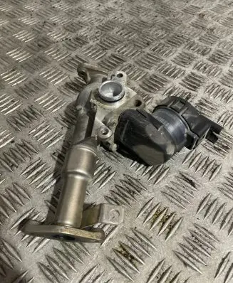 BMW 1 E81 E87 EGR valve 4136R038 110607 7563241