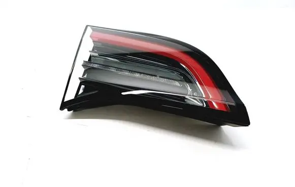 Tailgate rear/tail lights