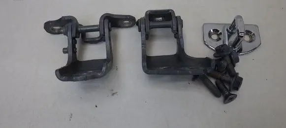 Renault Clio V Front door hinge set 825705229R