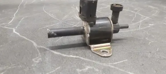 Renault Laguna I Turbo solenoid valve 7700781493