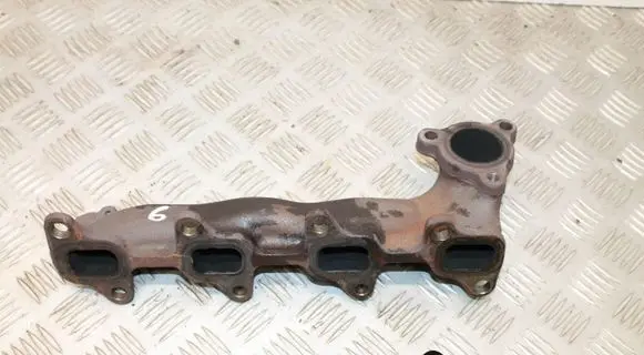 Toyota Avensis T270 Exhaust manifold
