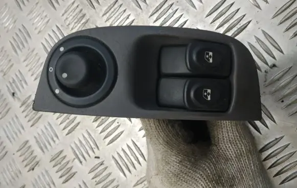 Renault Megane I Electric window control switch 7700429992F