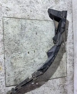 Volkswagen PASSAT B5 Front bumper mounting bracket 3B0807050C 3B0807050