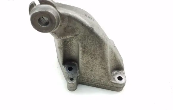 Mercedes-Benz C W203 Engine mounting bracket A6422230104