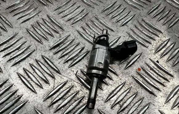 Nissan Qashqai Fuel injector AN0170 01576
