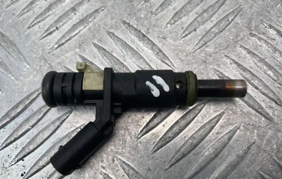Mercedes-Benz CLS C219 Fuel injector A2720780249 7104B01641