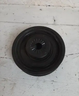 Volkswagen Golf VII Crankshaft pulley 04C105243D