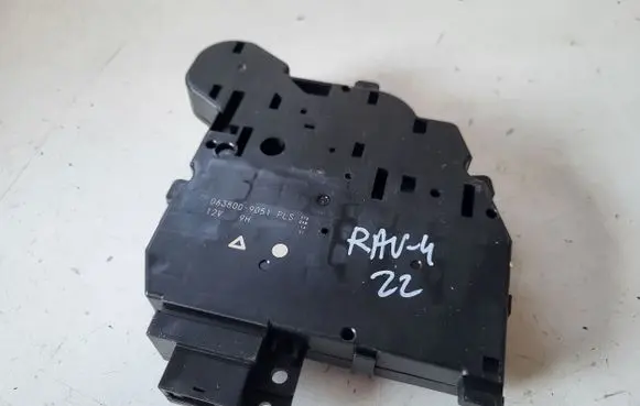 Toyota RAV 4 (XA50) A/C air flow flap actuator/motor 0638009051