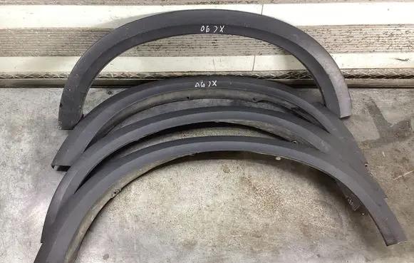 Volvo XC90 Front arch trim 30655182 30655181 30655183