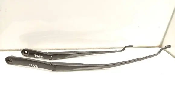 KIA Xceed Front wiper blade arm