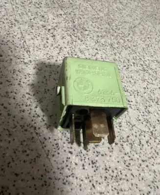 BMW 5 E39 Other relay 8373700