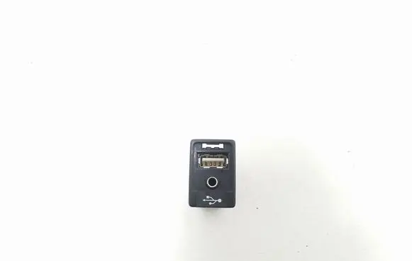 Toyota Hilux (AN10, AN20, AN30) AUX in-socket connector 861900K010