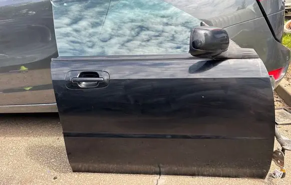 Subaru Impreza II Front door
