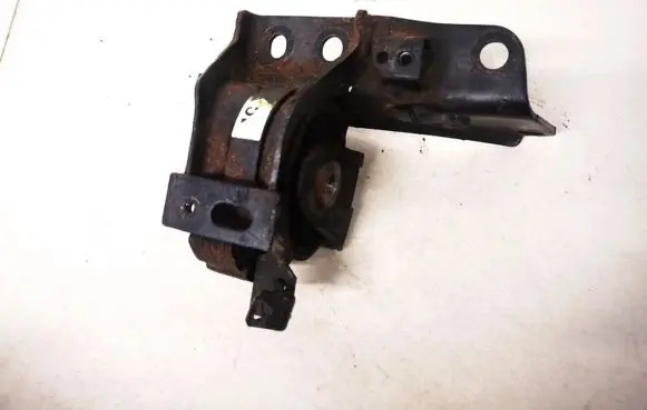 Toyota Avensis T250 Engine mount bracket